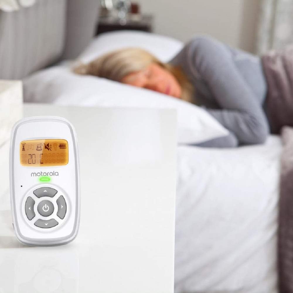 motorola nursery am24 / mbp24 audio baby monitor with room temperature display, high sensitivity microphone and two way talk, uhf, white motorola nursery am24 / mbp24 audio baby monitor with room temperature display, high sensitivity microphone and two way talk, uhf, white
