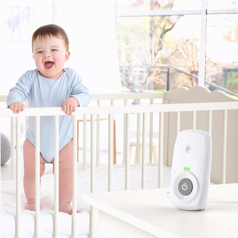 motorola nursery am24 / mbp24 audio baby monitor with room temperature display, high sensitivity microphone and two way talk, uhf, white motorola nursery am24 / mbp24 audio baby monitor with room temperature display, high sensitivity microphone and two way talk, uhf, white