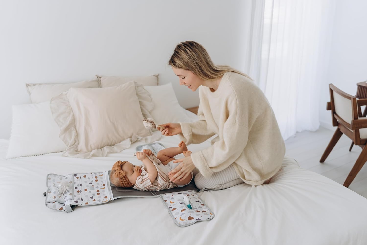 portable baby changing pad xl waterproof folding changing pad ideal as gift for newborn the diaper changing pad is a detachable bag with 6 pockets as a toiletry bag for baby items portable baby changing pad xl waterproof folding changing pad ideal as gift for newborn the diaper changing pad is a detachable bag with 6 pockets as a toiletry bag for baby items